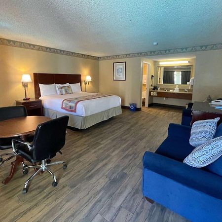 Travelodge By Wyndham Costa Mesa Newport Beach Hacienda Kültér fotó